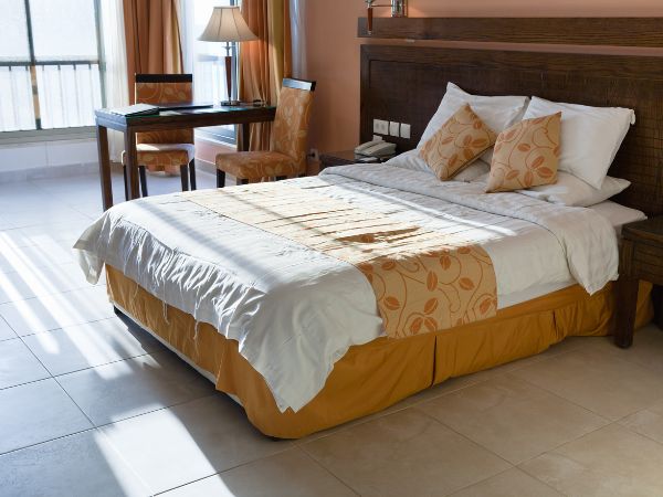 Łóżko kontynentalne: Sypialniane jako azyl, gdzie komfort spotyka styl